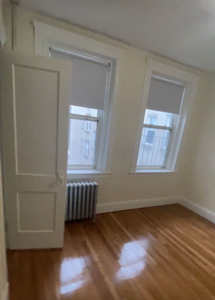 132 Washington St - Photo 3 of 24