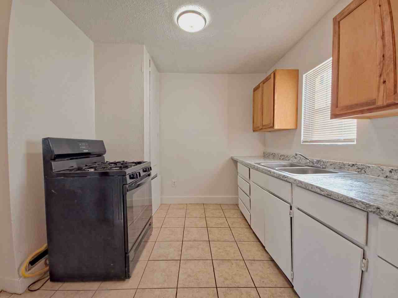 1803 49th St - Photo 3 of 9