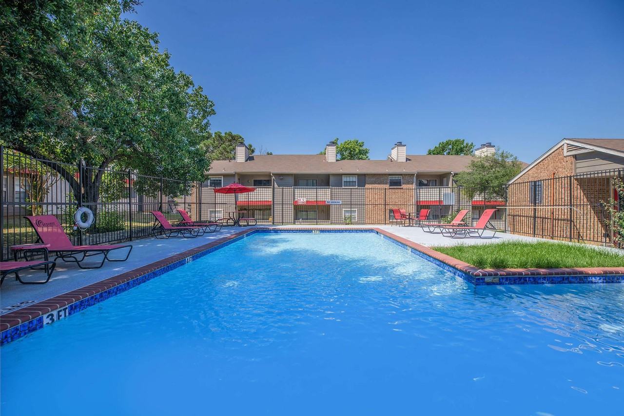 Redgate - Photo 6 of 59