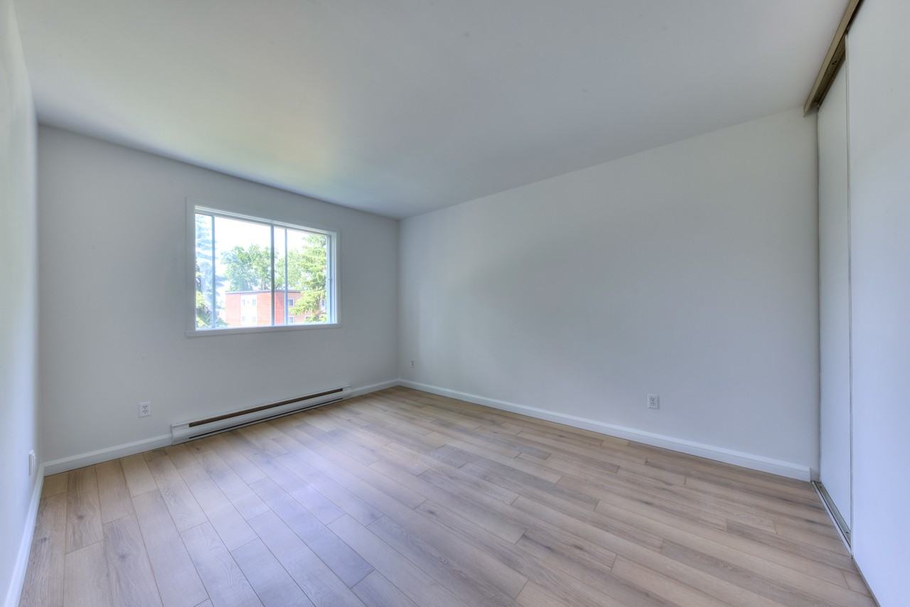 98 Boulevard Jean-Paul-Vincent #10 - Photo 7 of 10