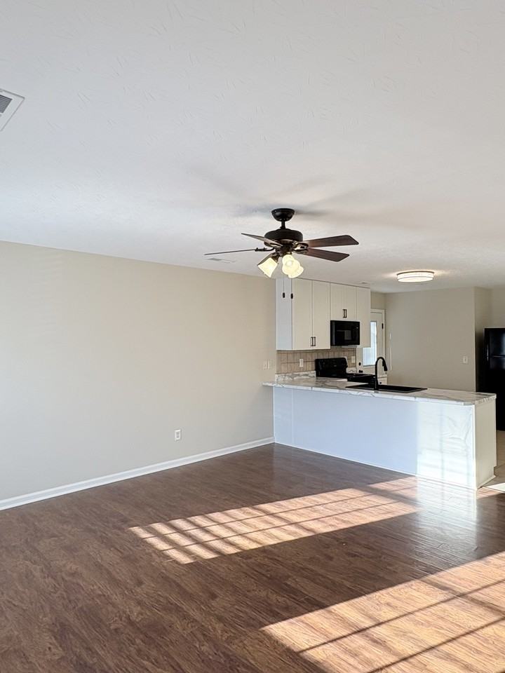 401 Catalpa Cir #NA - Photo 2 of 14