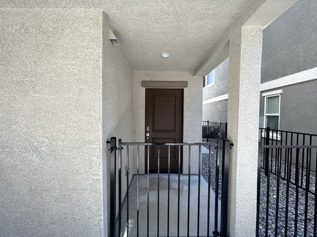 916 Summer Ct #NA - Photo 2 of 14