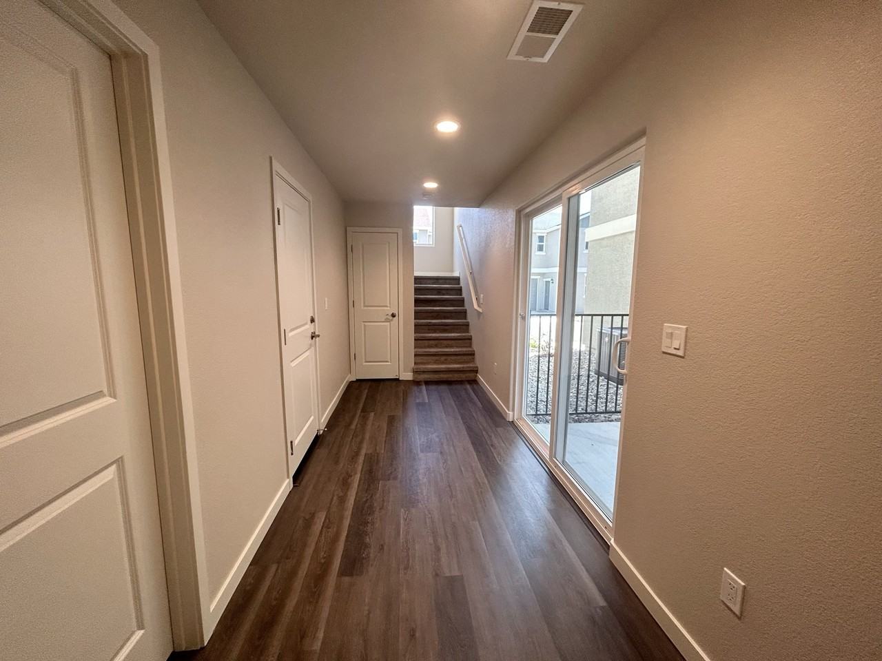 916 Summer Ct #NA - Photo 3 of 14