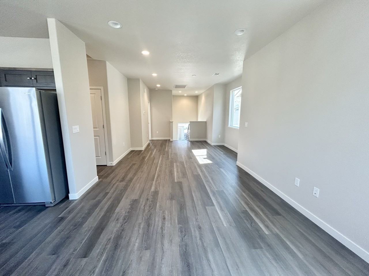 916 Summer Ct #NA - Photo 5 of 14