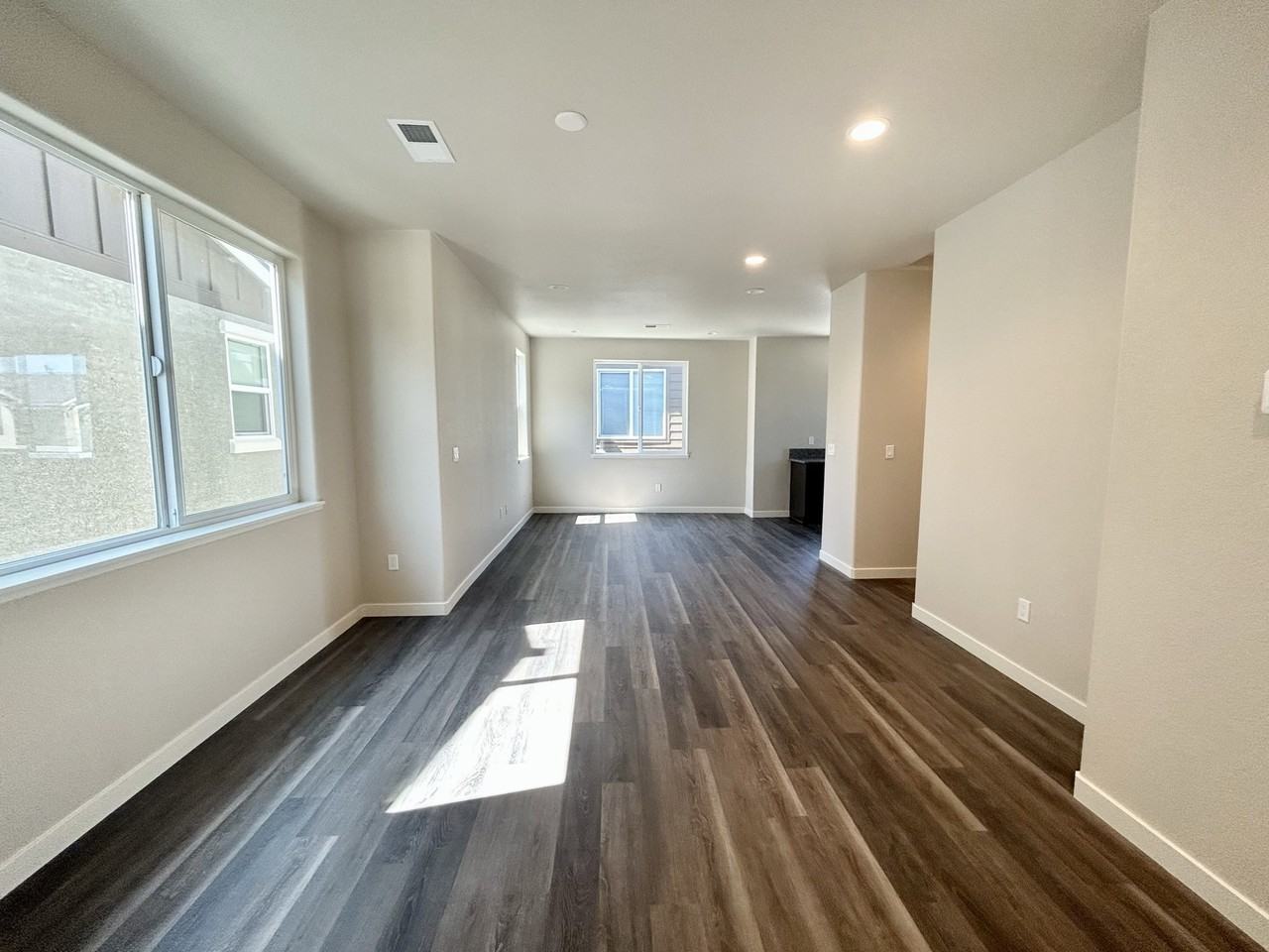 916 Summer Ct #NA - Photo 6 of 14