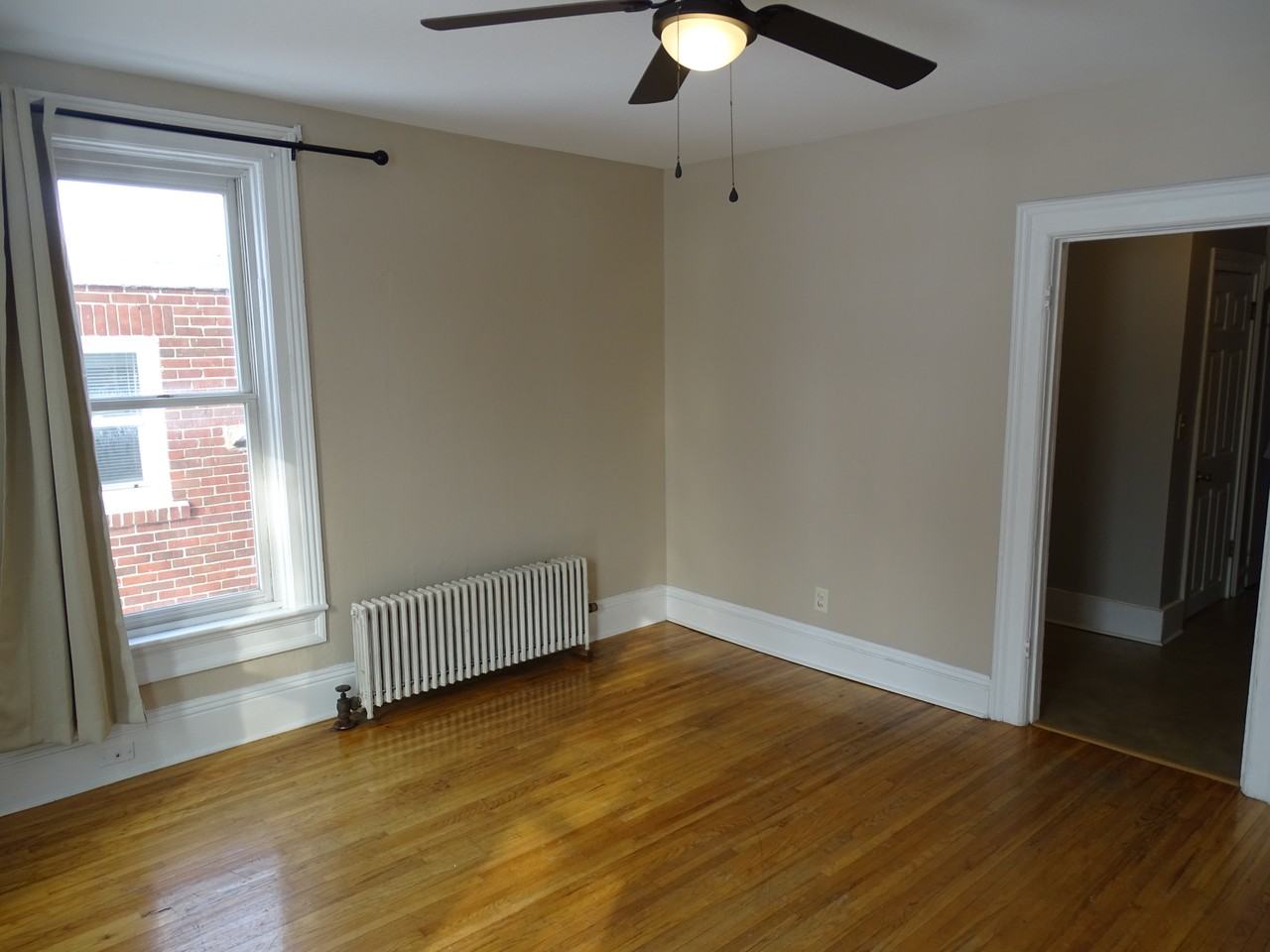 505 E Maumee St #1 - Photo 3 of 13