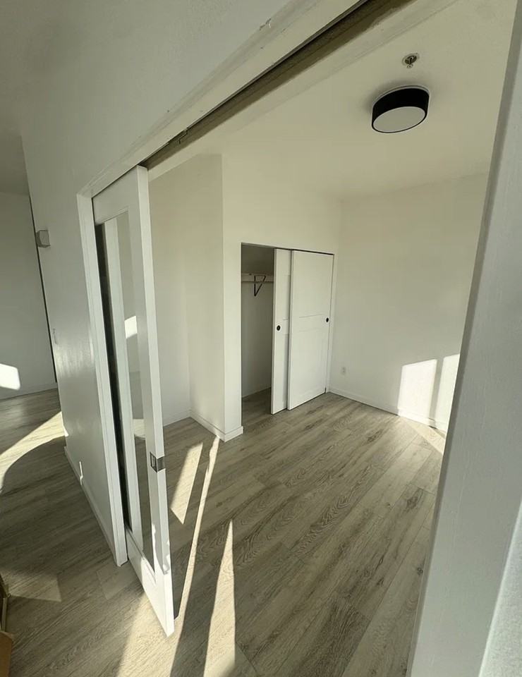 303 23rd Ave S #604 - Photo 4 of 6