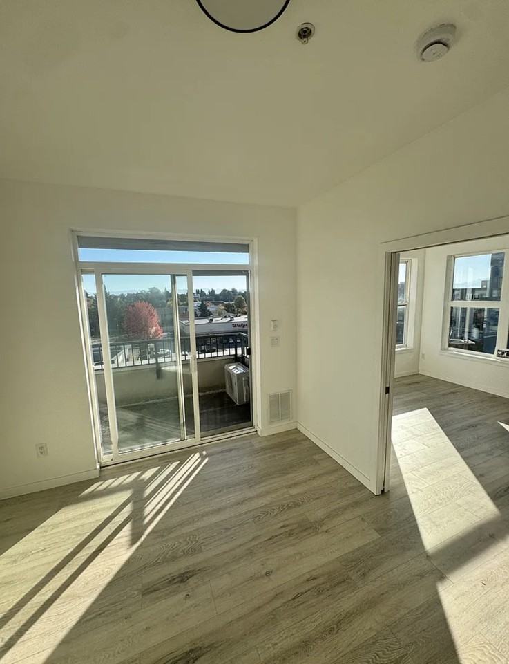 303 23rd Ave S #604 - Photo 5 of 6