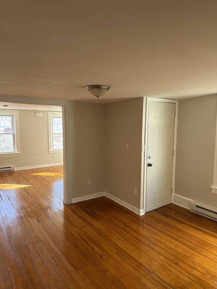 215 Sheridan Ave #2 - Photo 3 of 10