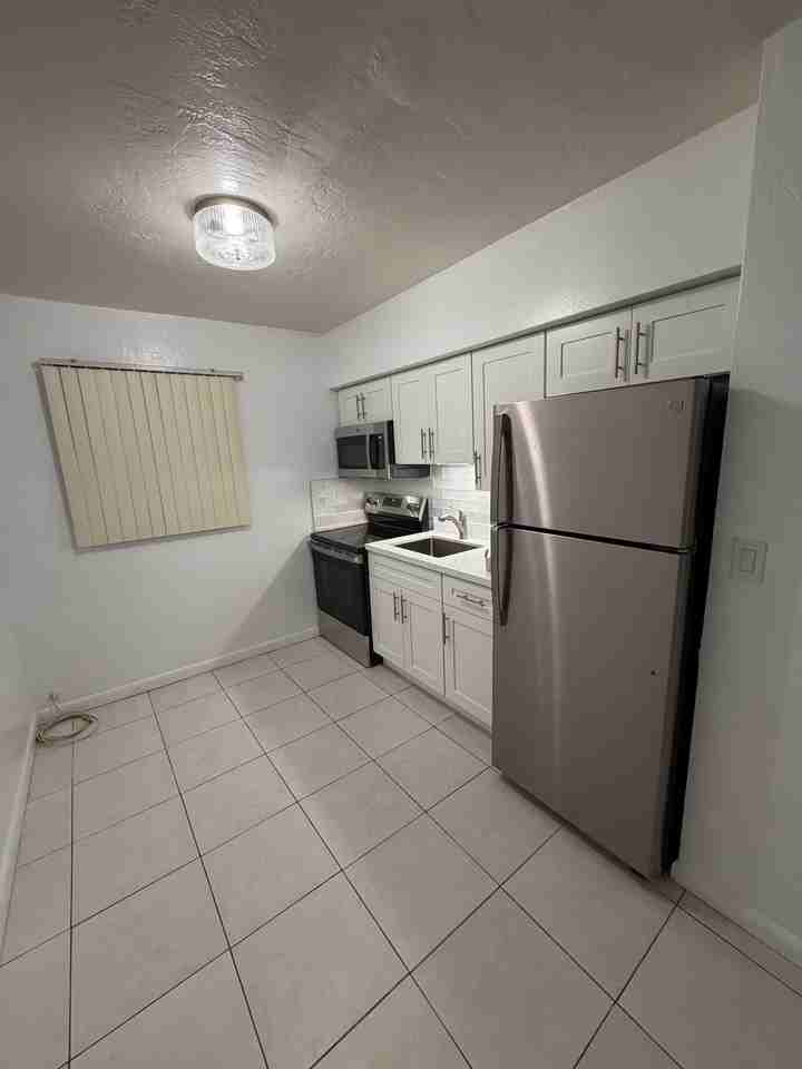 2149 Sw 47th St #2 - Photo 2 of 9