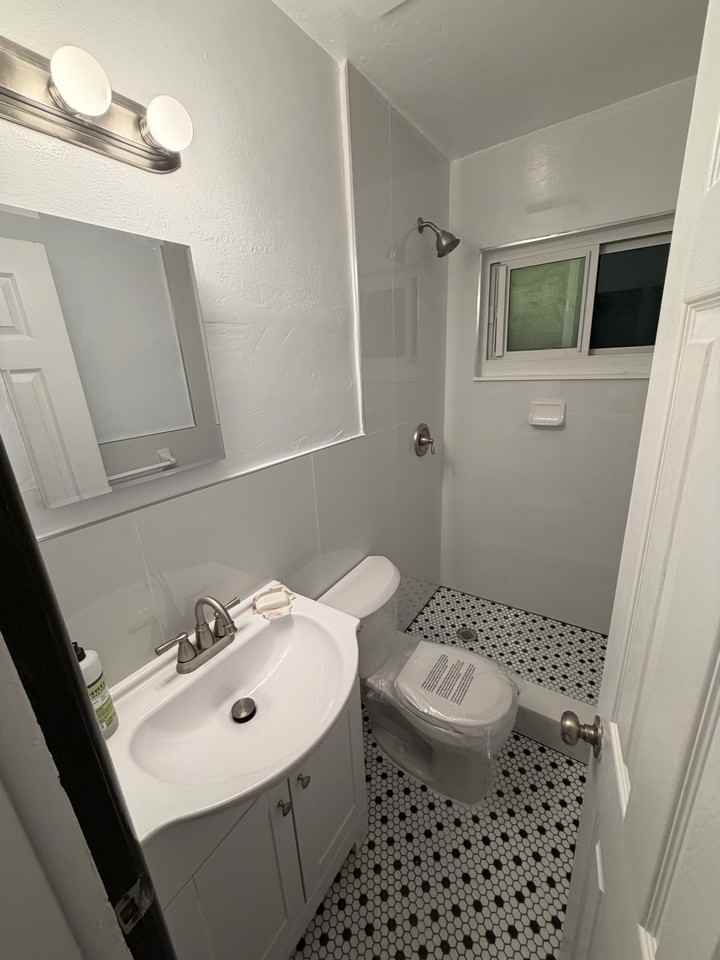 2149 Sw 47th St #2 - Photo 3 of 9