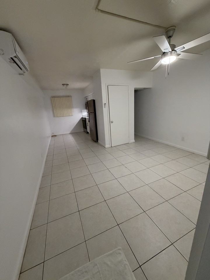 2149 Sw 47th St #2 - Photo 5 of 9