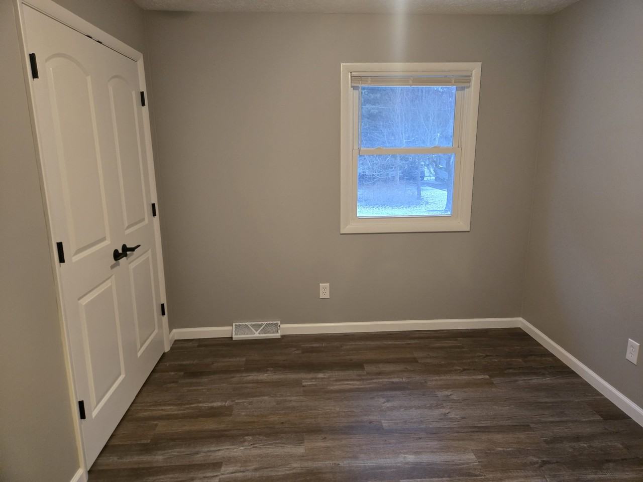 541 E School St #NA - Photo 6 of 17