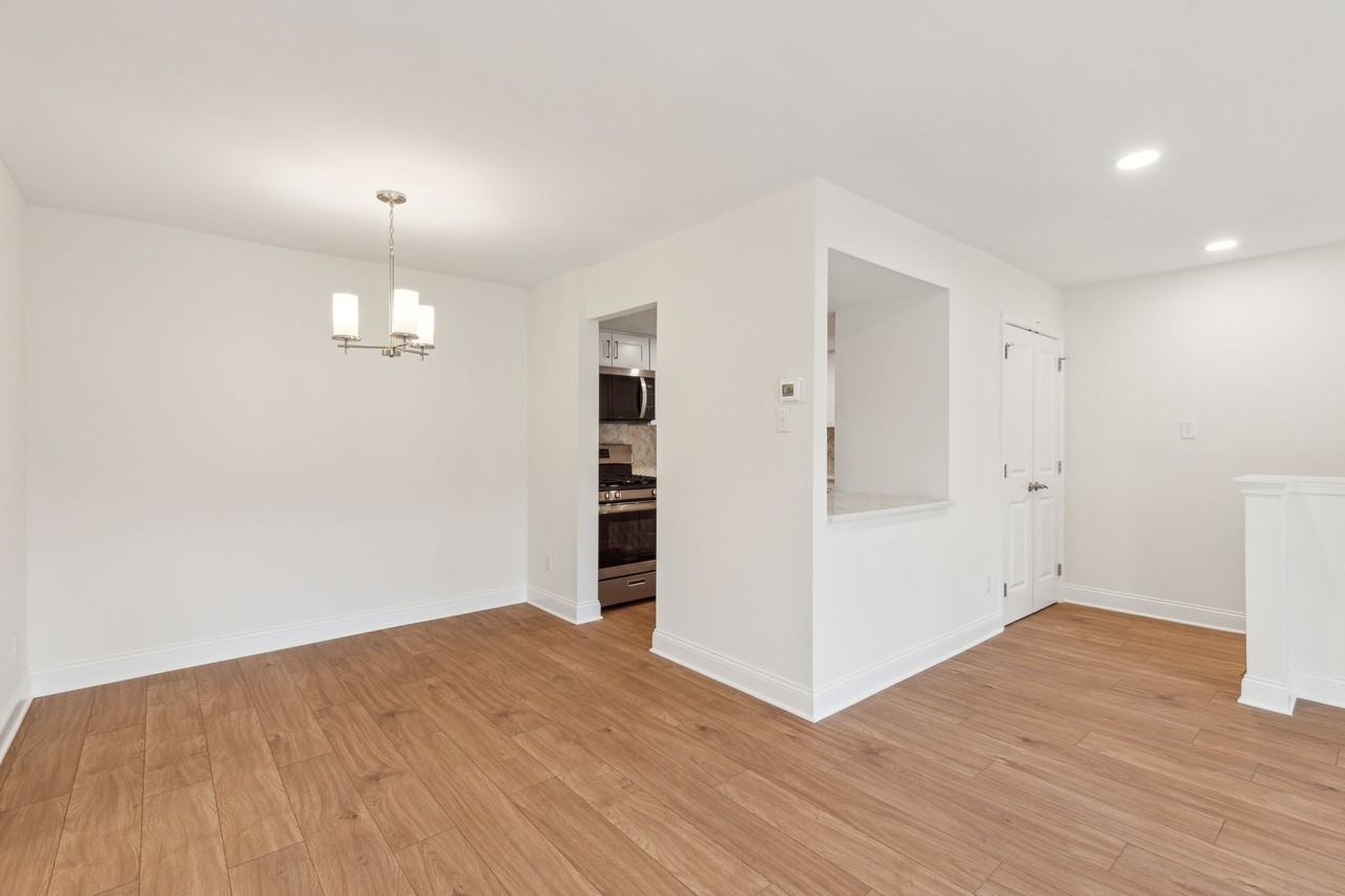 517 Old Forge Xing #517 - Photo 4 of 16