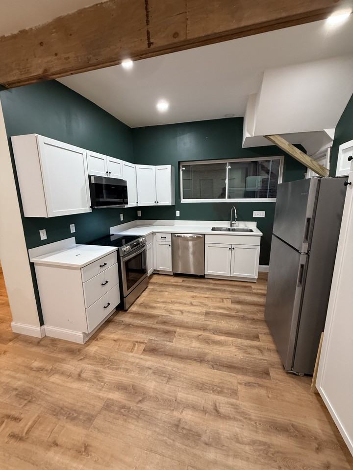 20 E 18th St #2 - Photo 6 of 10