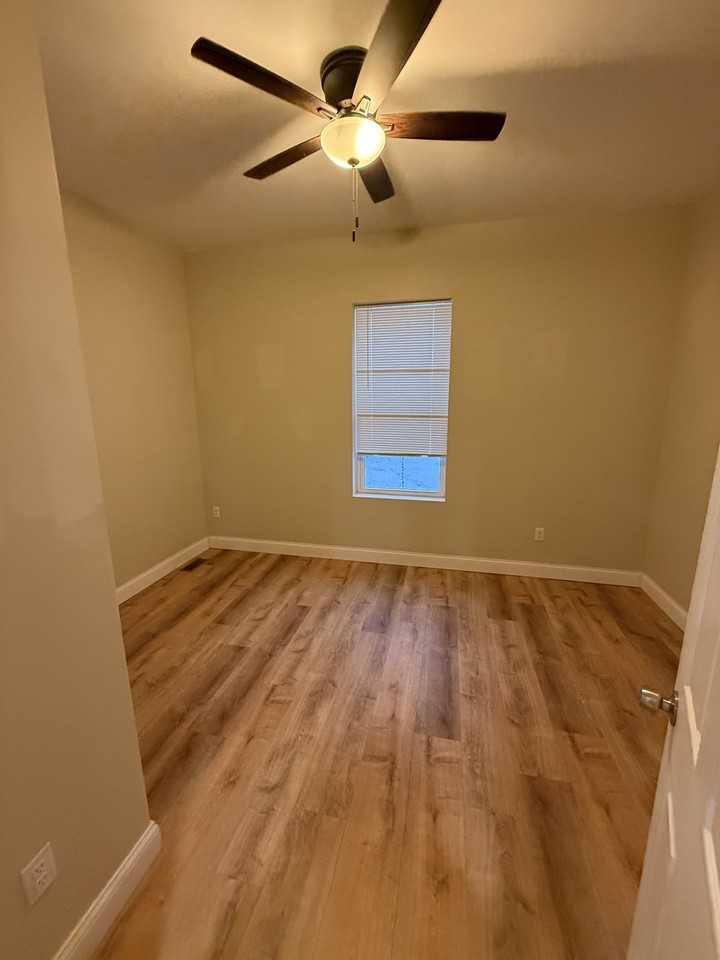 20 E 18th St #2 - Photo 7 of 10