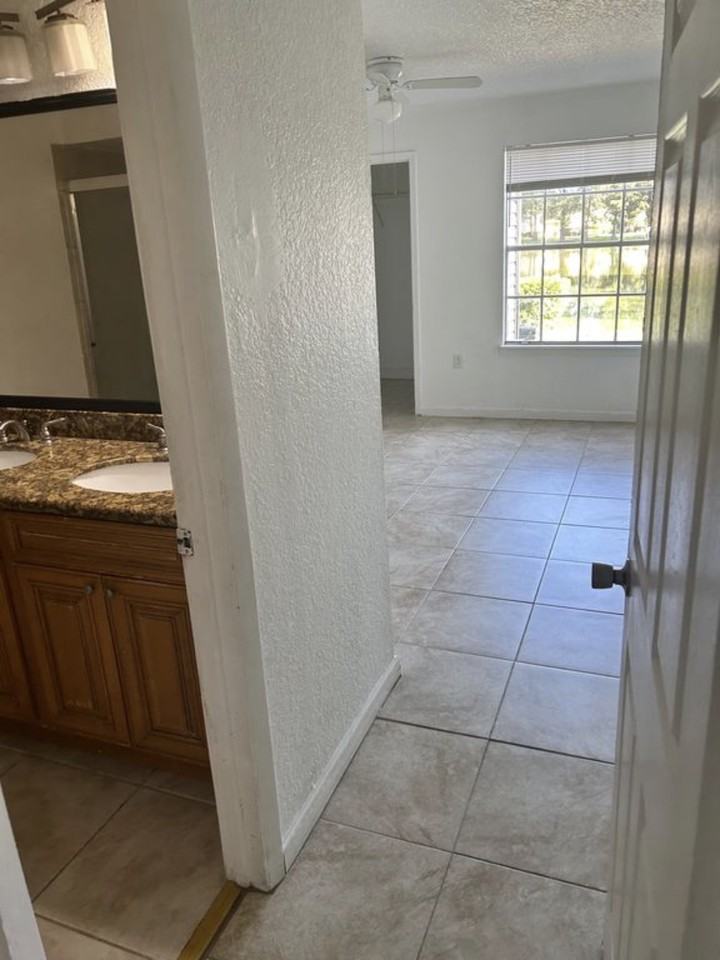 1956 Lake Atriums Cir #139 - Photo 6 of 11