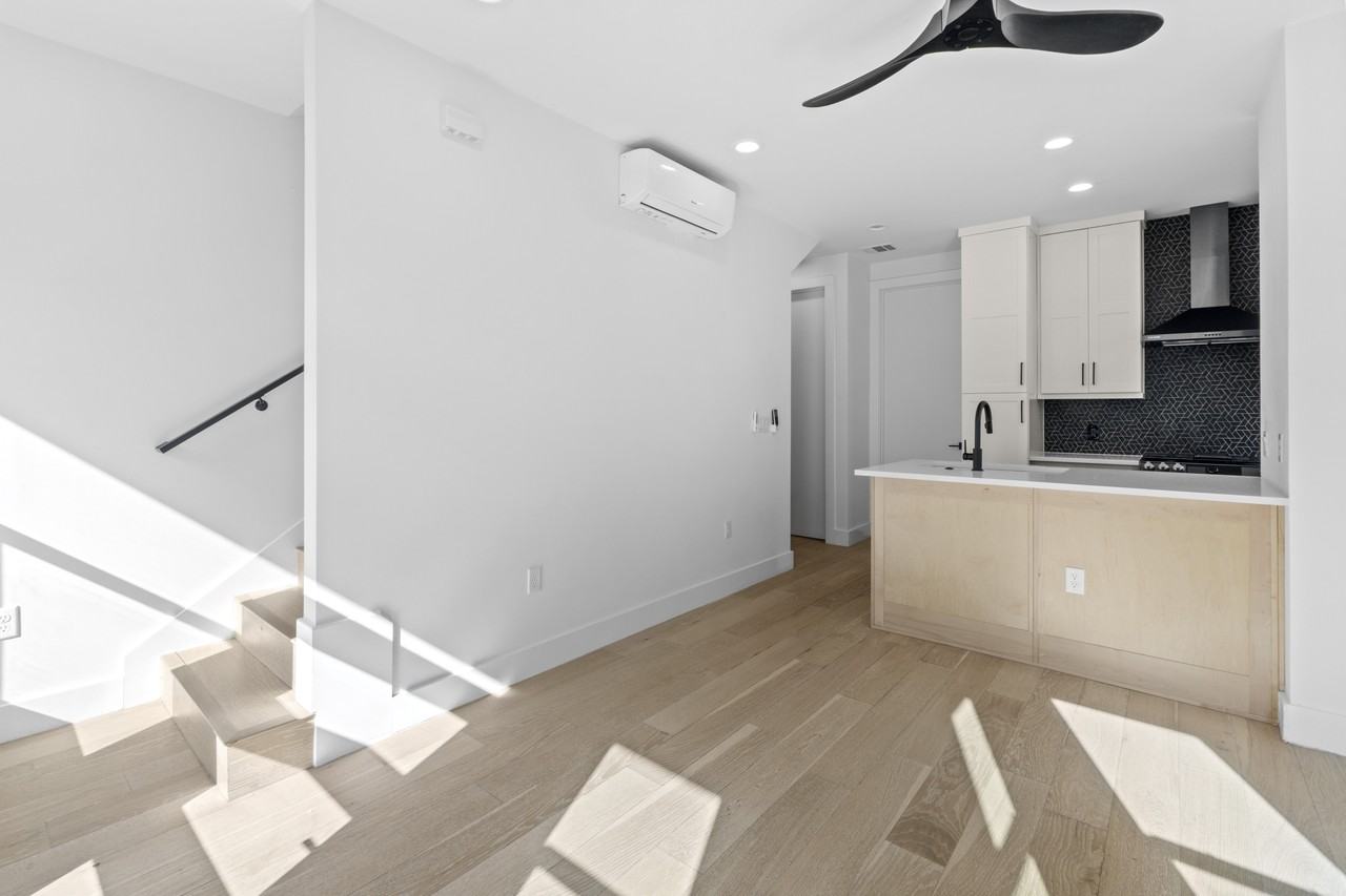 2916 E 13th St #NA - Photo 3 of 11