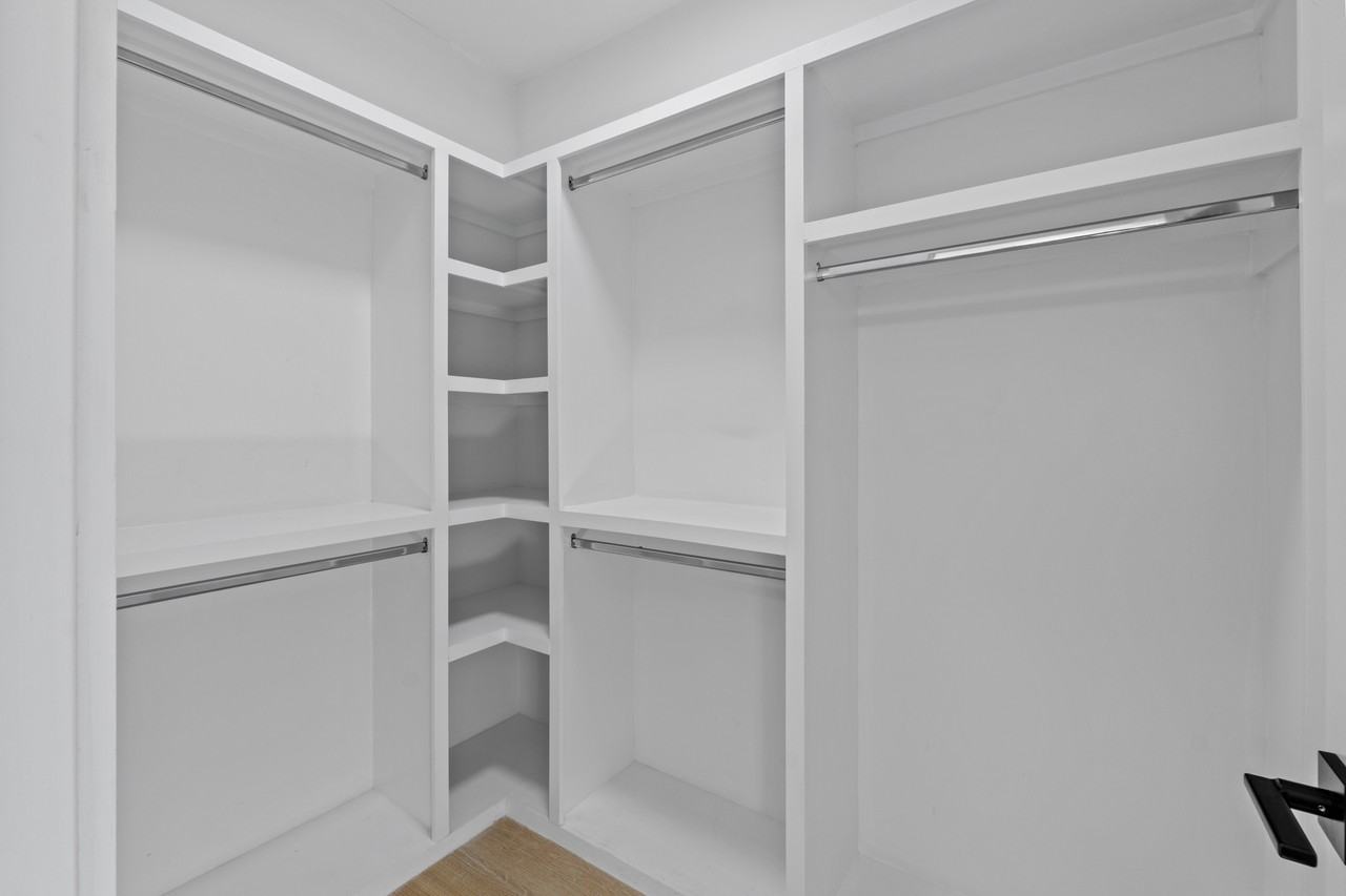 2916 E 13th St #NA - Photo 7 of 11