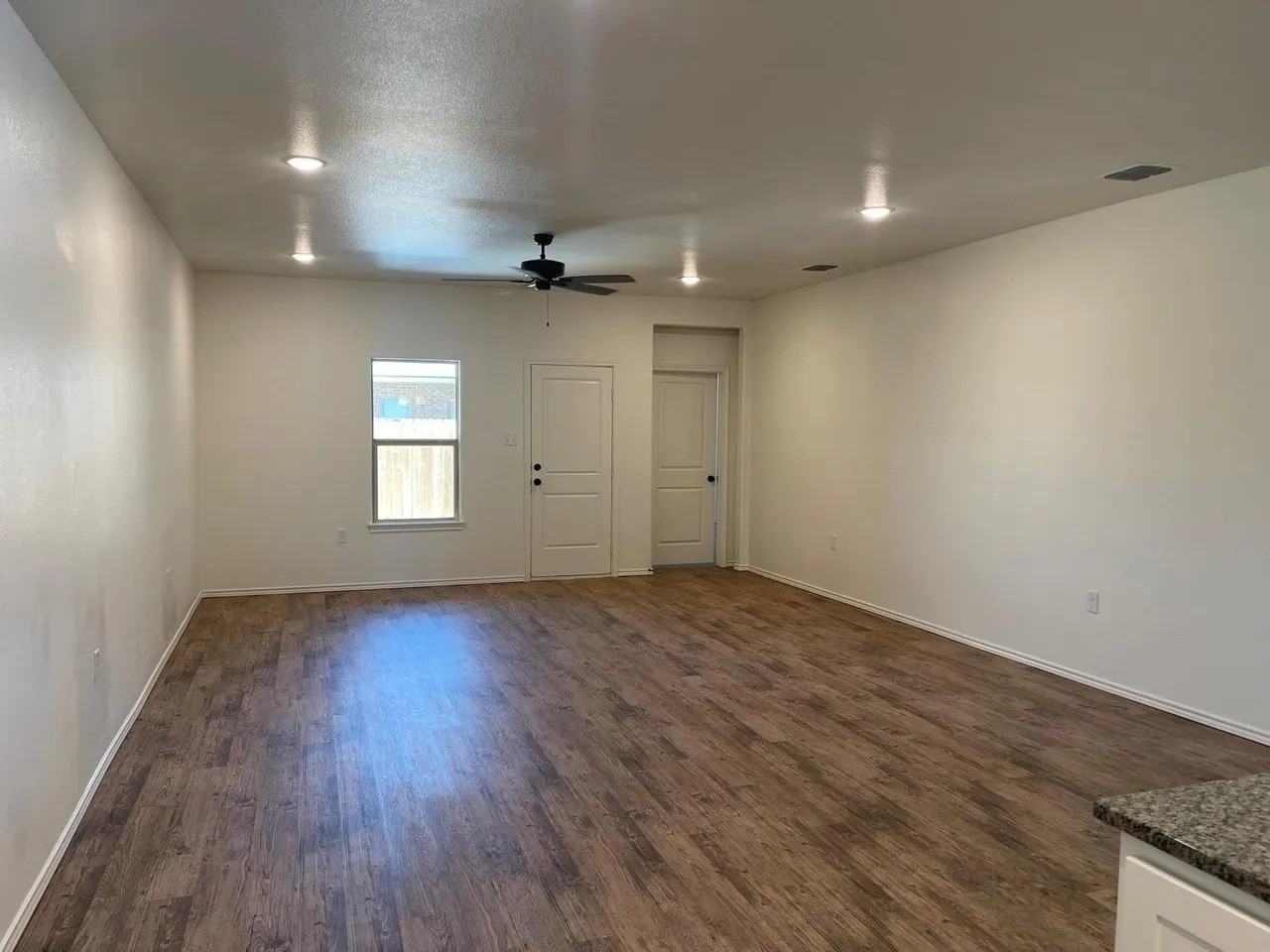 5542 Kemper St #NA - Photo 3 of 11