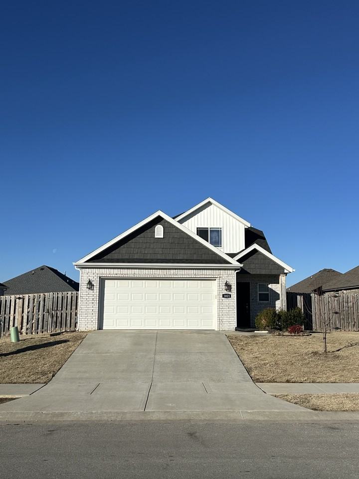 1021 Lakeview Dr #NA - Photo 2 of 26