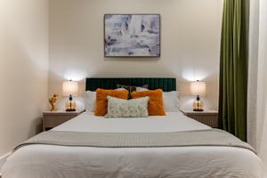 featured image of 915 Thompson St #915