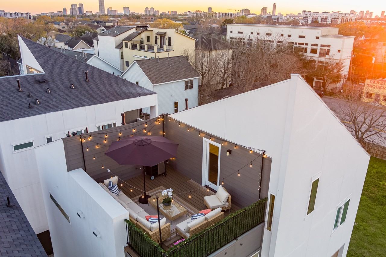 915 Thompson St #915 - Photo 2 of 40