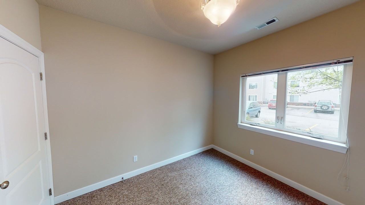 117 Crystal St - Photo 5 of 21