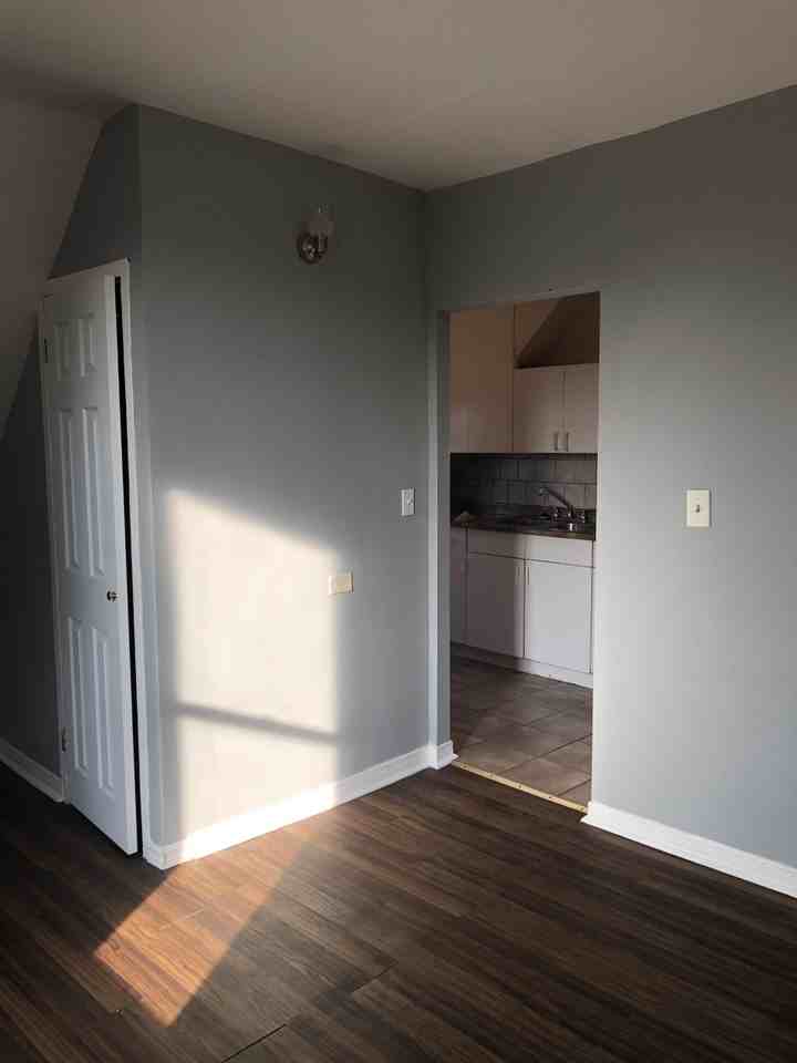 King St E & Stirton St - Photo 3 of 9