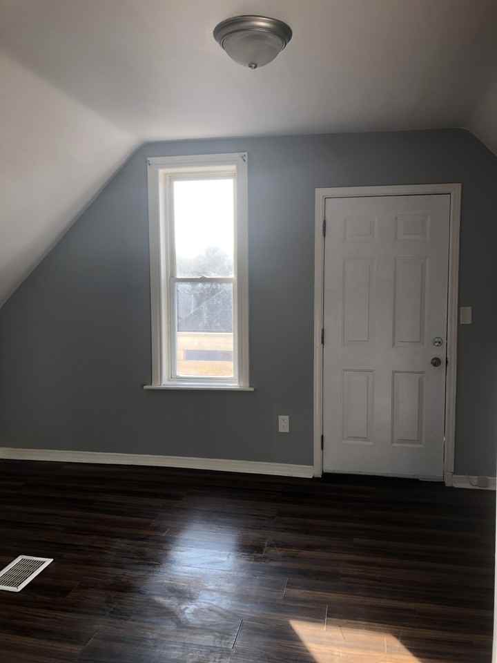 King St E & Stirton St - Photo 2 of 9