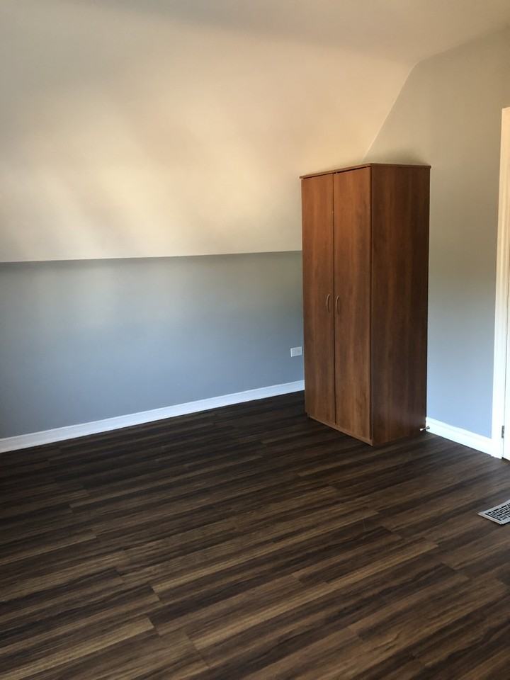 King St E & Stirton St - Photo 5 of 9