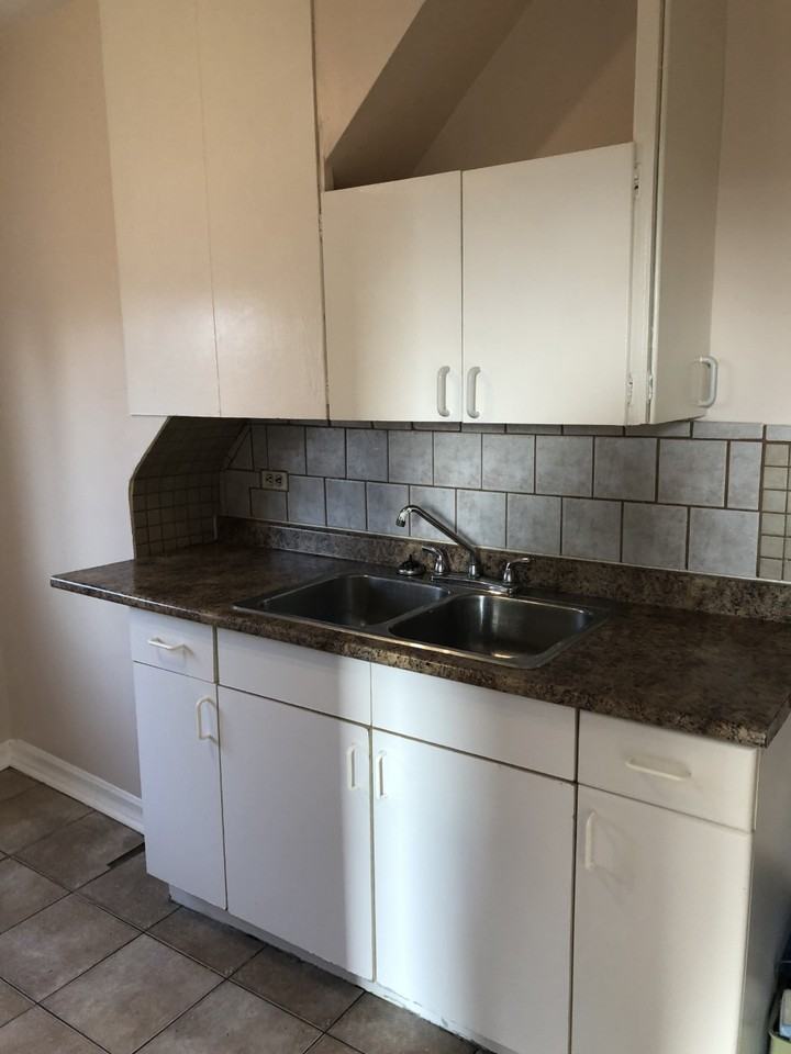 King St E & Stirton St - Photo 7 of 9