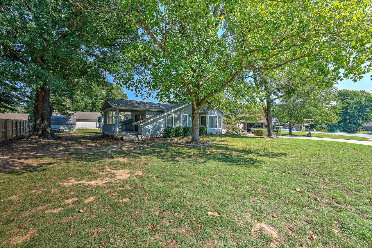 312 S Dogwood St #NA - Photo 3 of 19