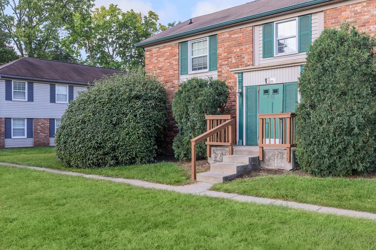 The Legend at Speedway - Photo 6 of 40