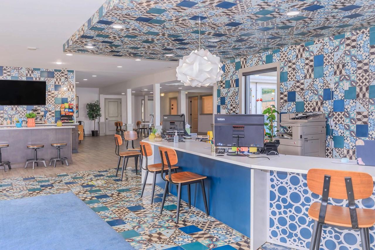 The Legend at Speedway - Photo 2 of 40