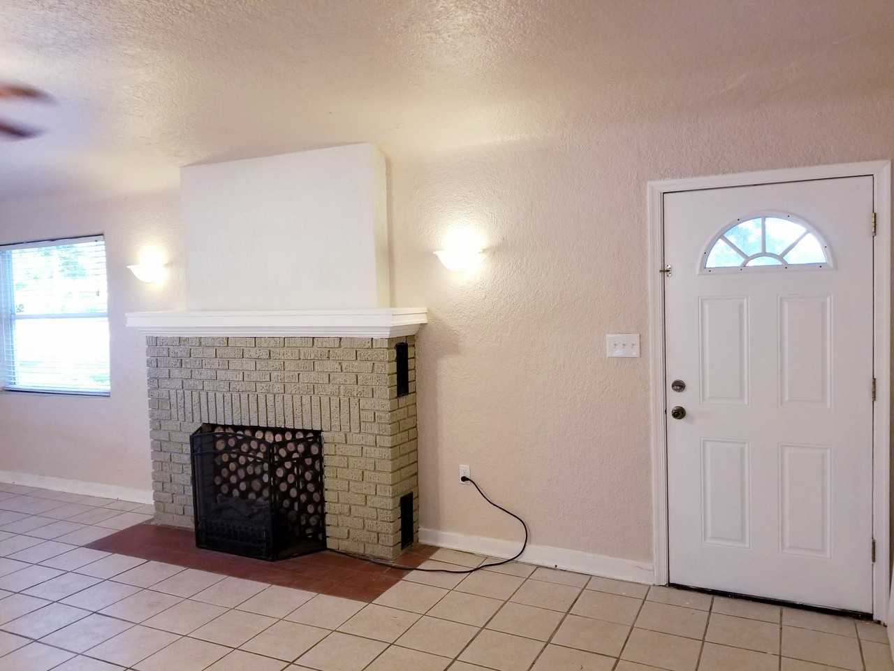 512 E Strawbridge Ave #NA - Photo 4 of 25