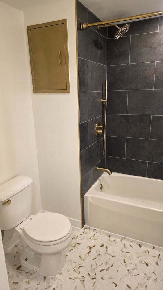 1113 N University Ave #2 - Photo 3 of 24