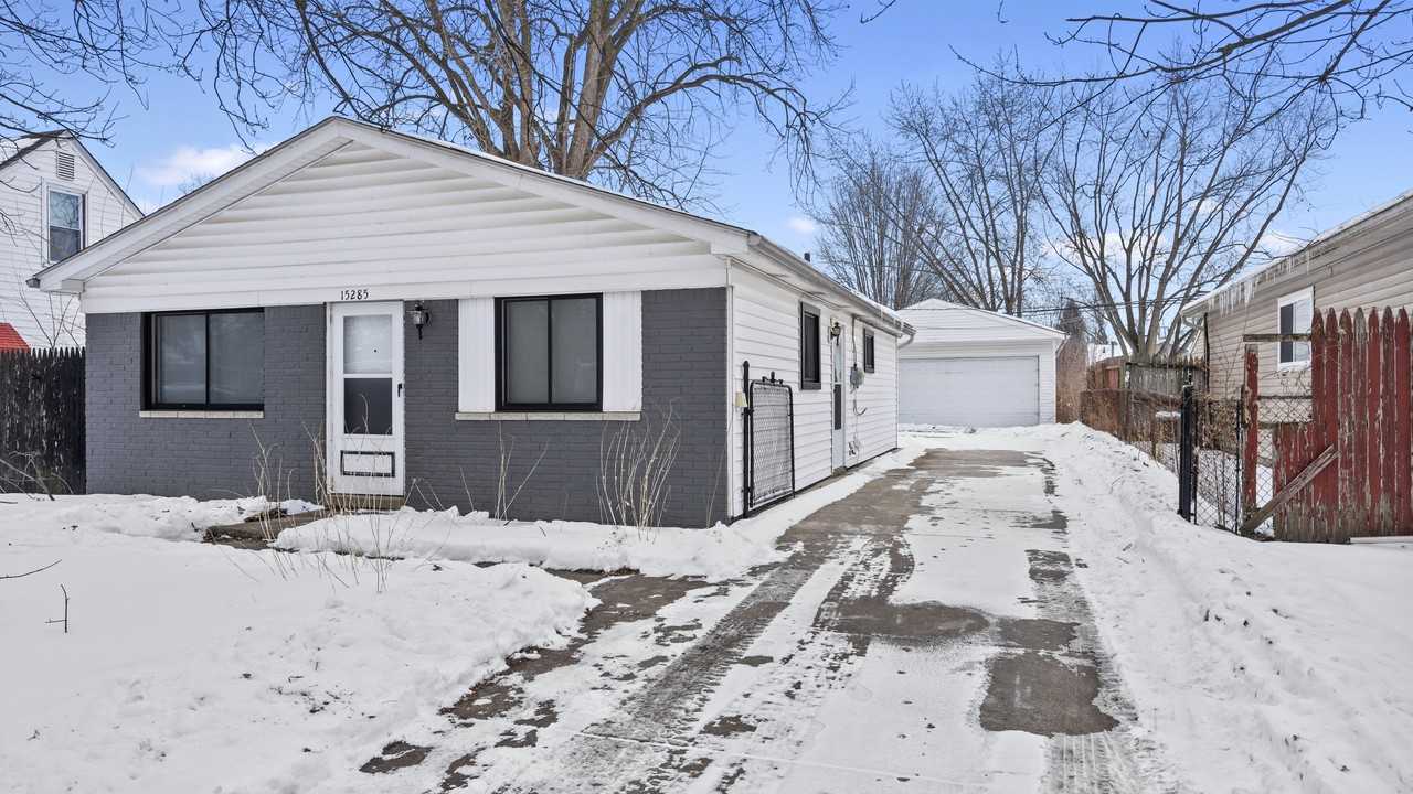 15285 Buck St #1 - Photo 2 of 12