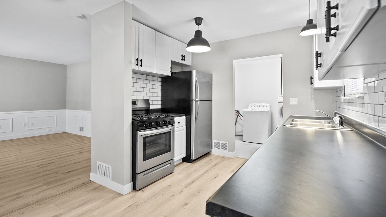 15285 Buck St #1 - Photo 4 of 12