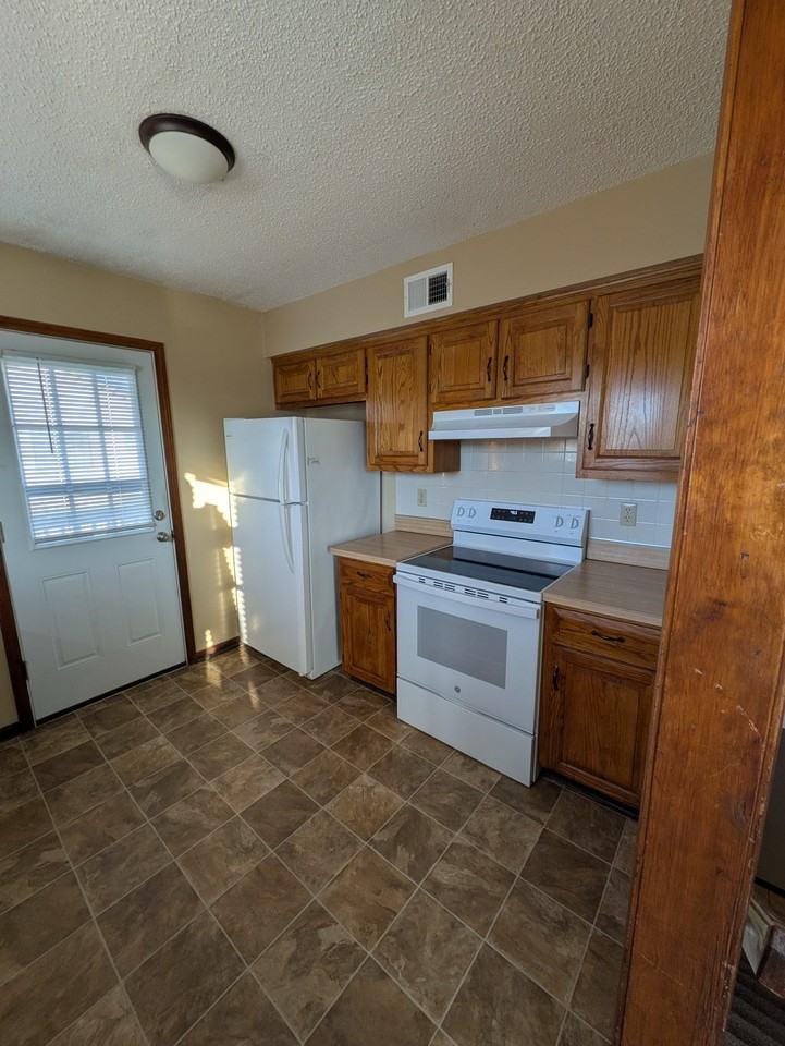 16 Nw Lakeview Blvd Apt A #16A - Photo 3 of 10