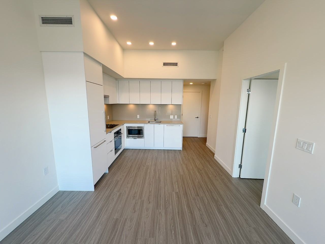 13675 107A Avenue #4th Floor - Photo 5 of 23