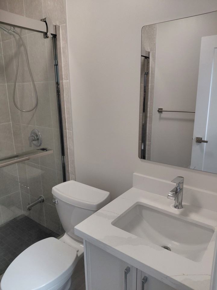 988 Ossington Avenue - Photo 4 of 10