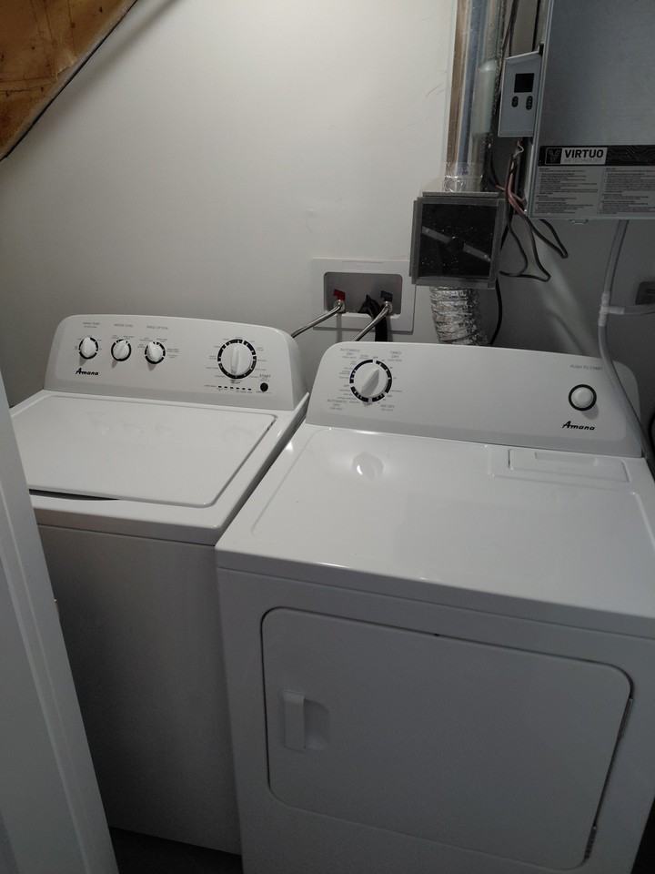 988 Ossington Avenue - Photo 6 of 10