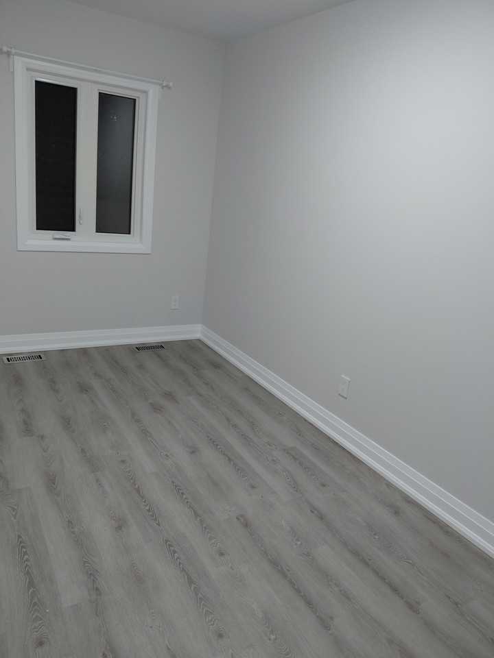 988 Ossington Avenue - Photo 7 of 10