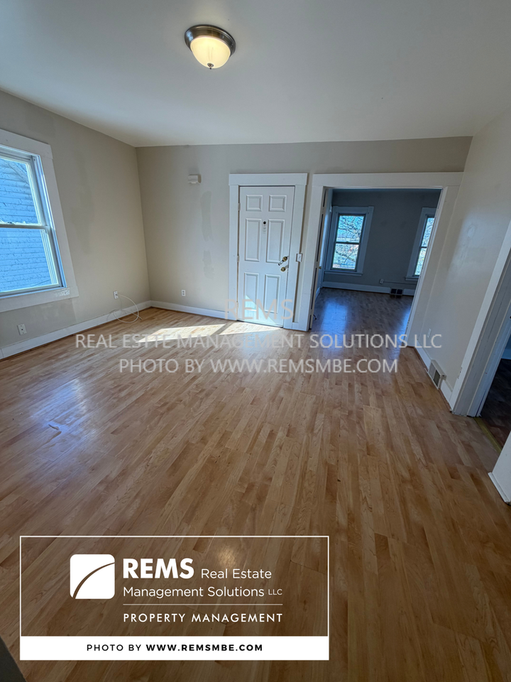 947 Williamson St - Photo 2 of 10