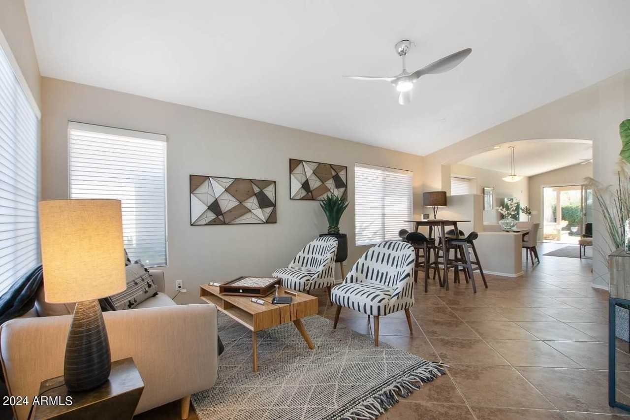 6494 S Foothills Dr - Photo 4 of 41