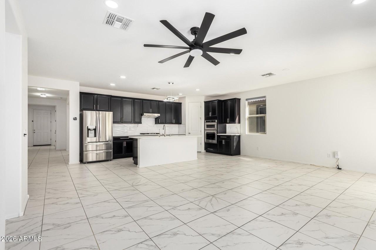 665 E Rojo Way - Photo 7 of 29