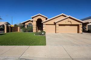 featured image of 5930 W Louise Dr