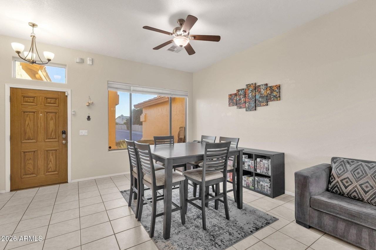 410 W Helena Dr - Photo 3 of 19