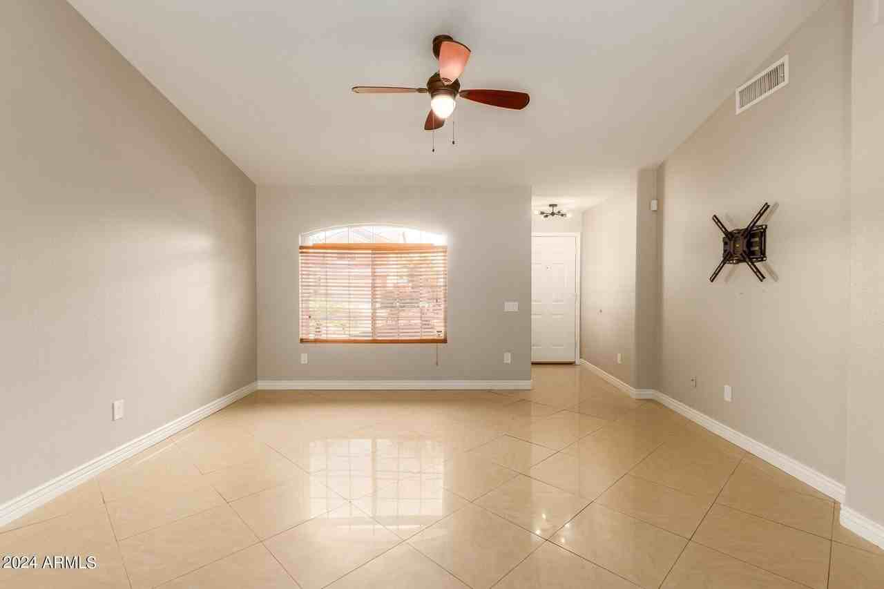 3212 E Oraibi Dr - Photo 6 of 26